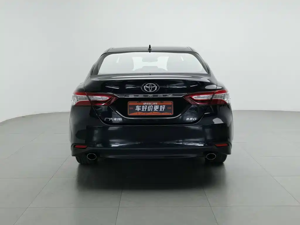 Toyota Camry — фото 4