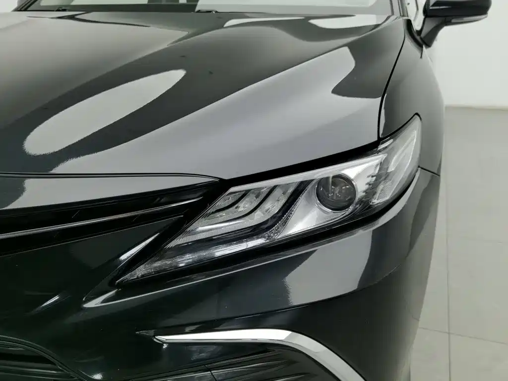 Toyota Camry — фото 7