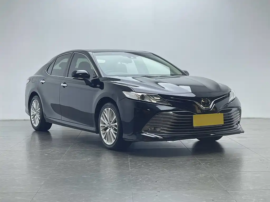 Toyota Camry — фото 20
