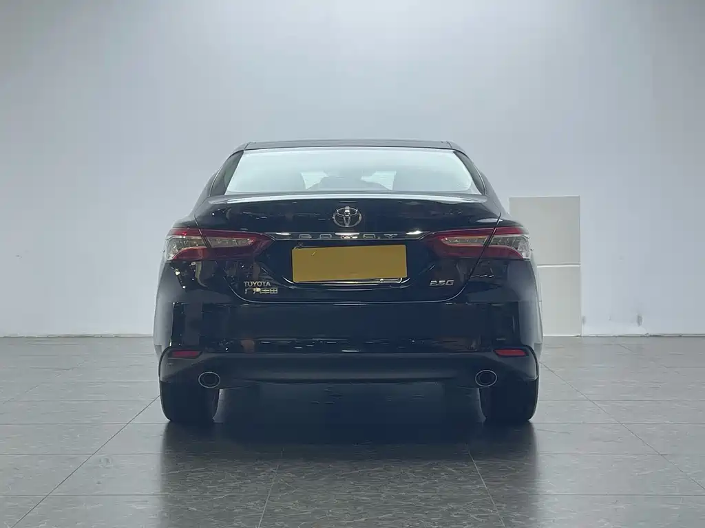 Toyota Camry — фото 4