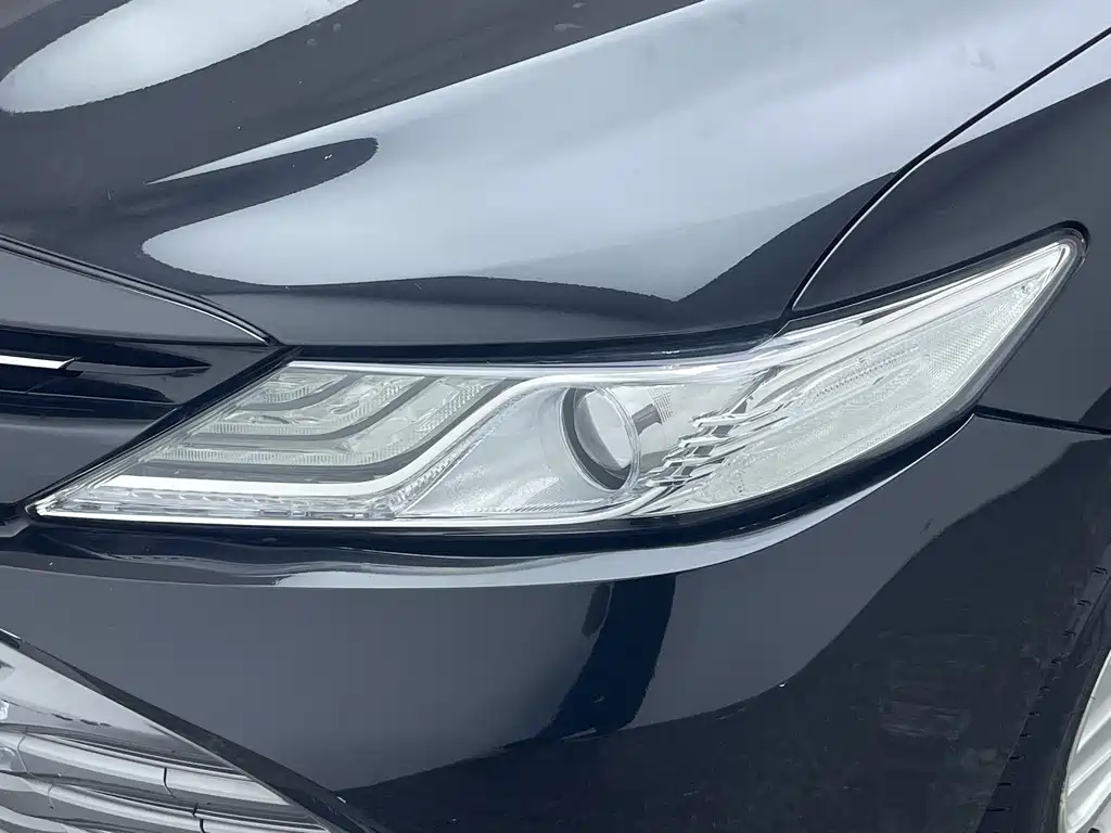 Toyota Camry — фото 9