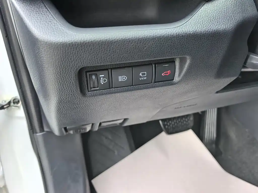 Toyota RAV4 — фото 6