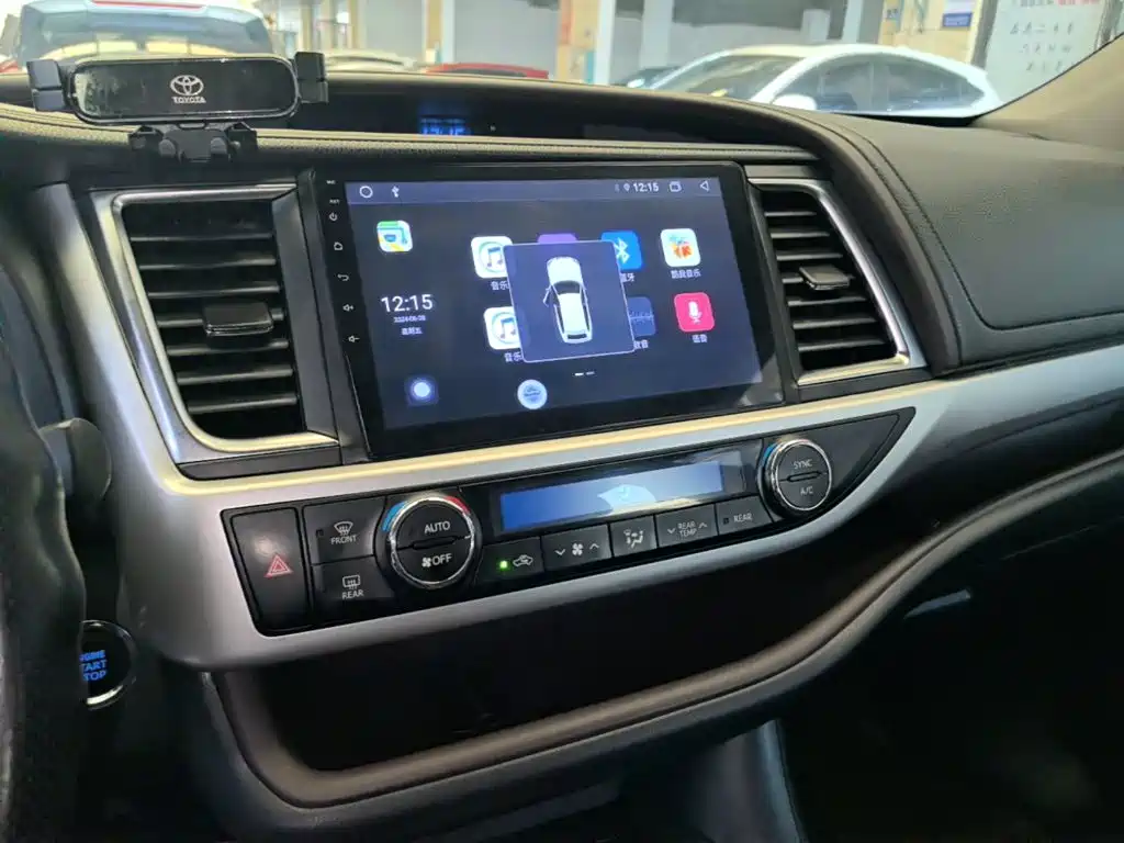 Toyota Highlander — фото 13