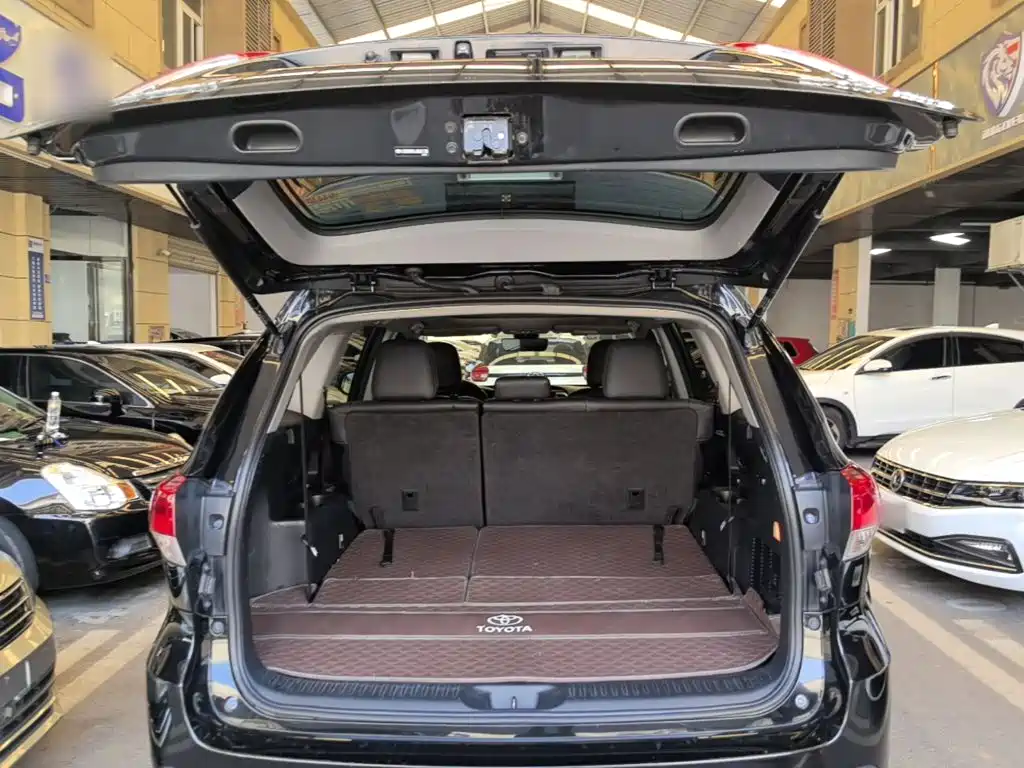 Toyota Highlander — фото 19