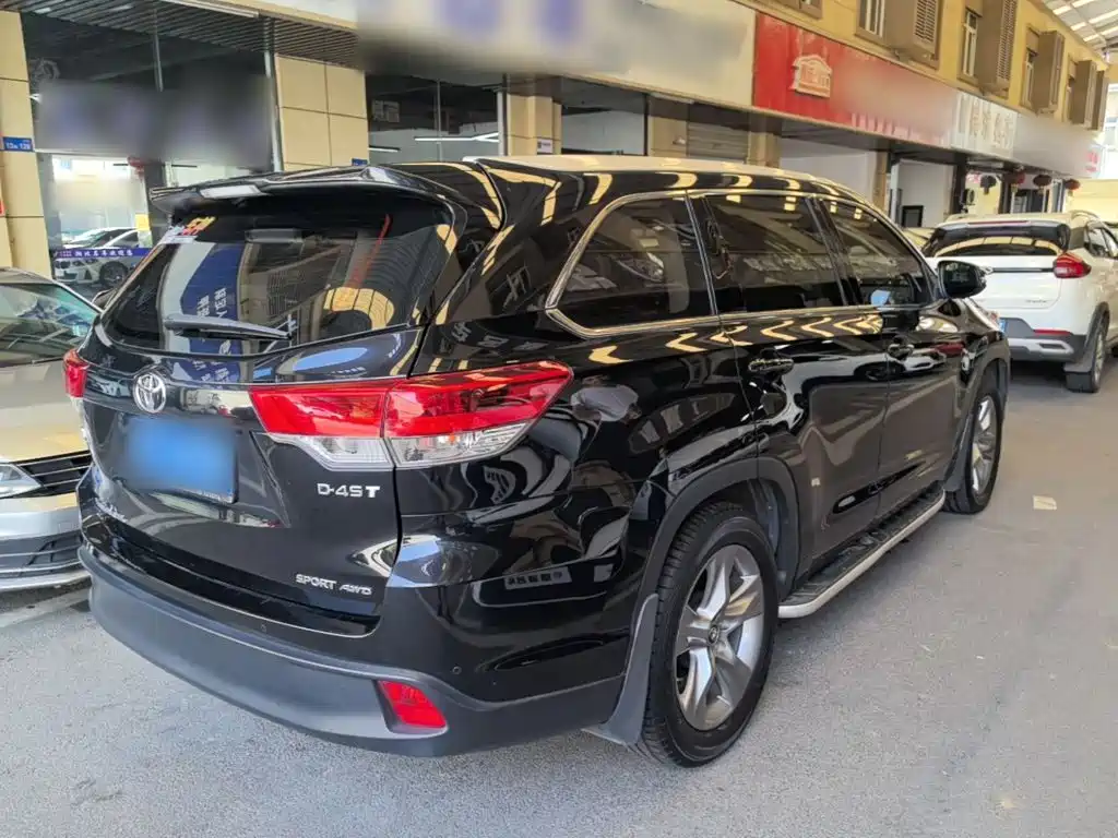 Toyota Highlander — фото 7