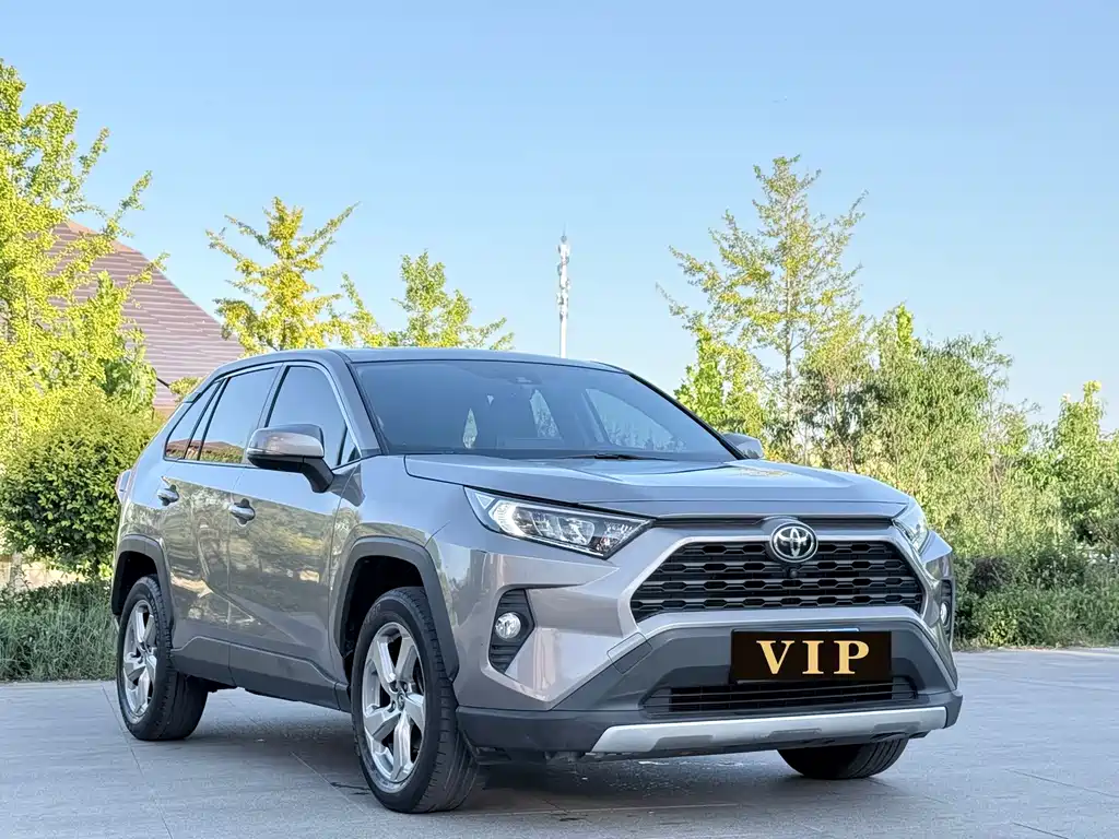 Toyota RAV4 — фото 3