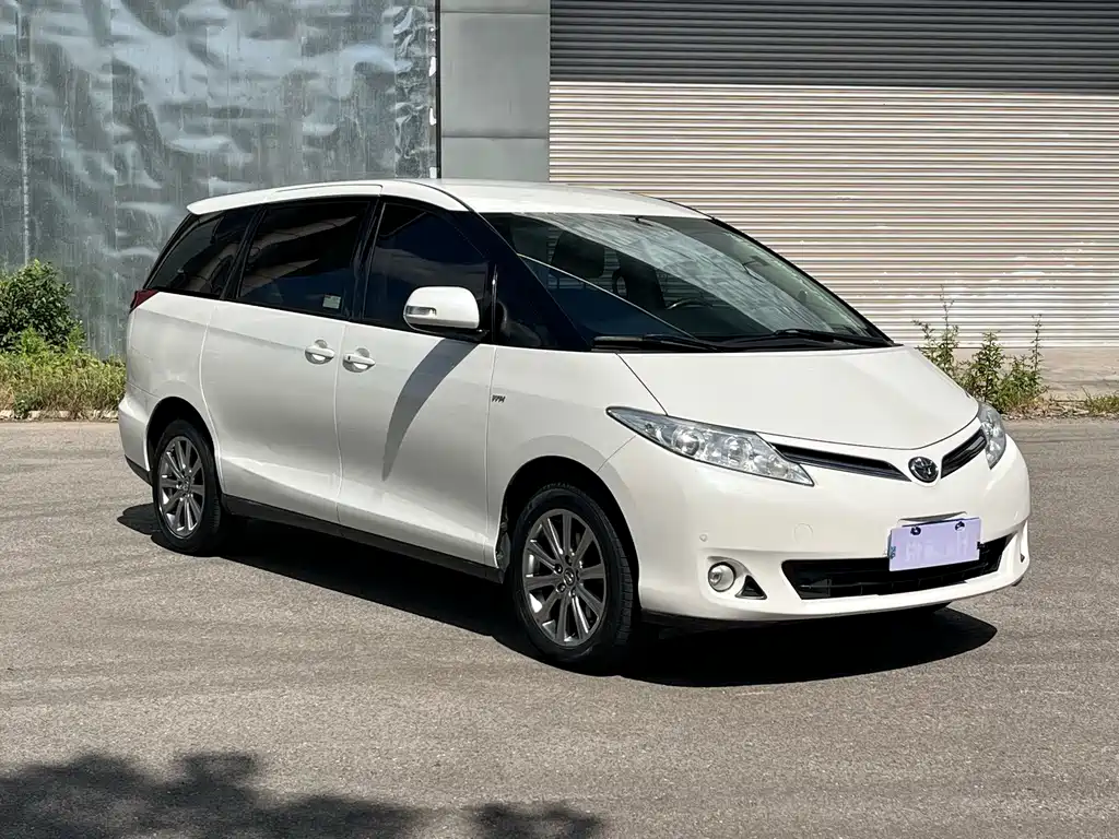 Toyota Previa — фото 8