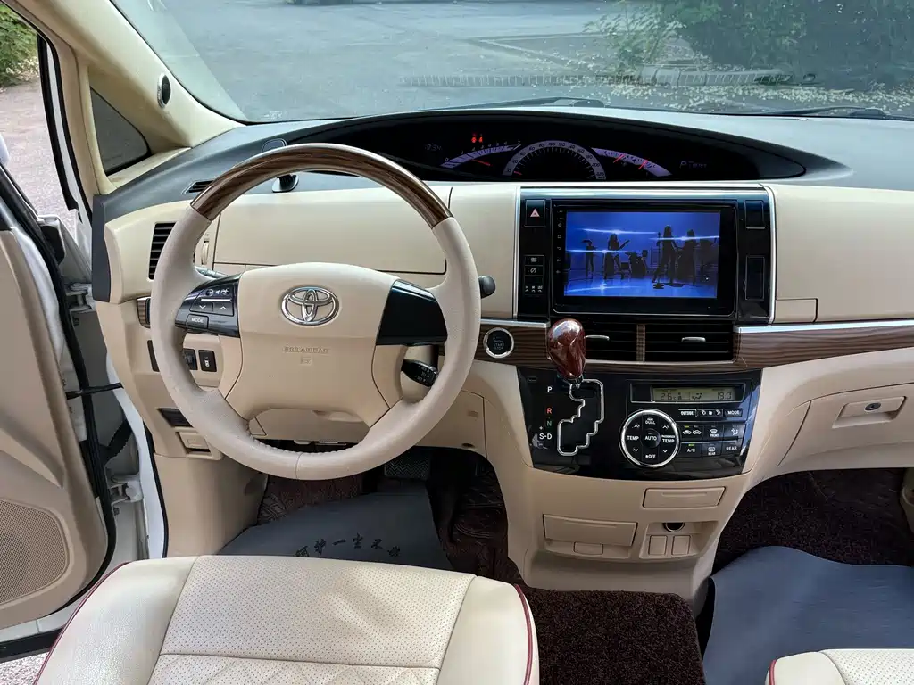 Toyota Previa — фото 10