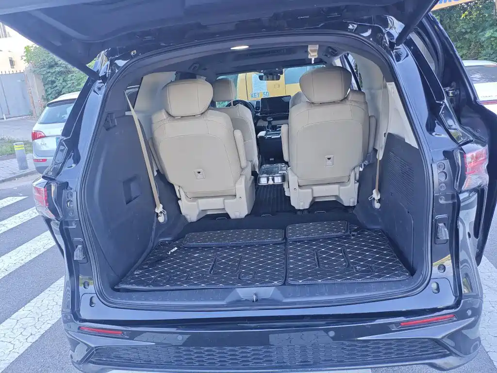 Toyota Granvia — фото 9