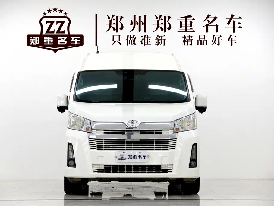 Toyota Hiace — фото 2