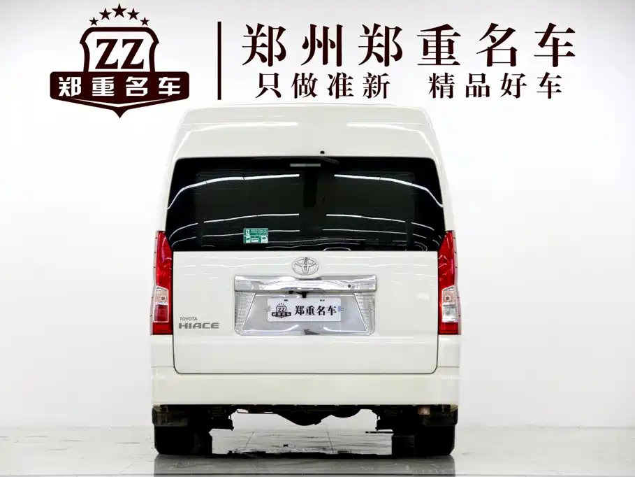 Toyota Hiace — фото 4