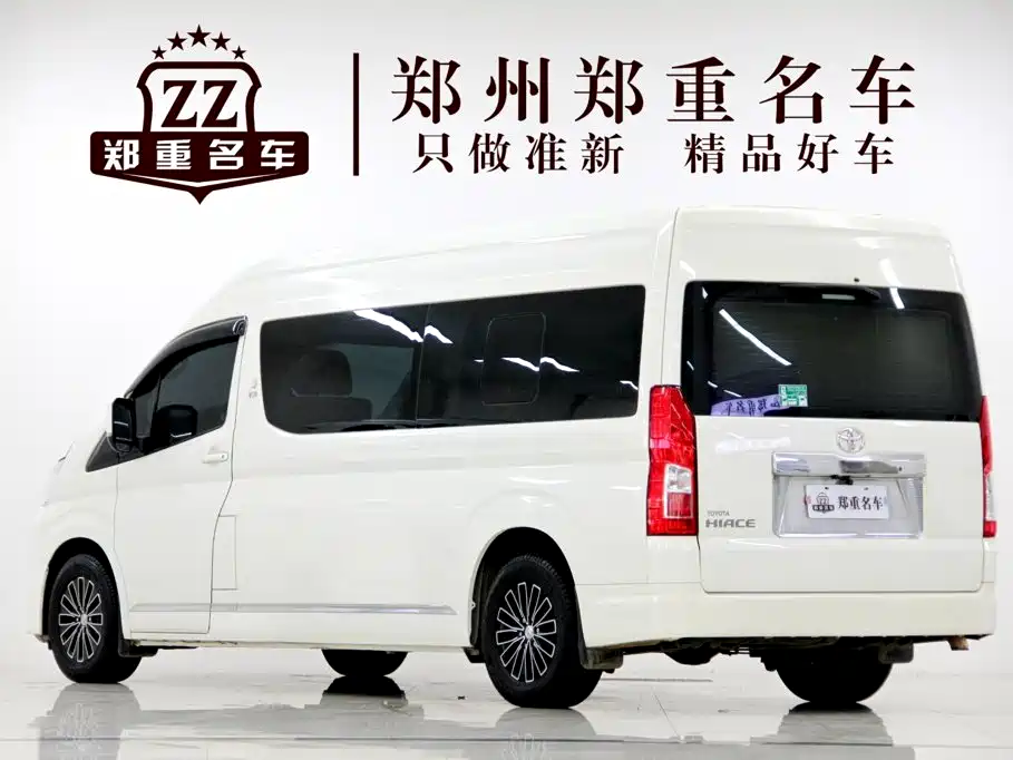 Toyota Hiace — фото 5