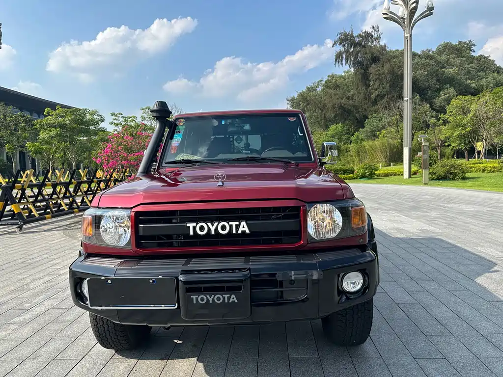 Toyota Land Cruiser — фото 2