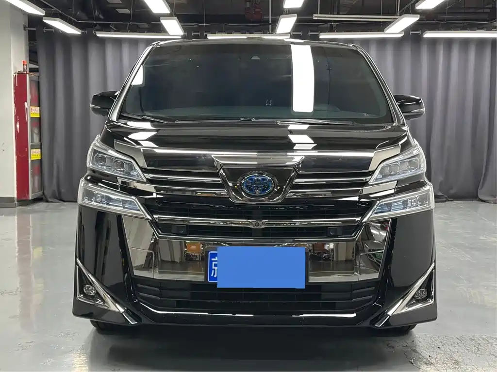 Toyota Vellfire — фото 3