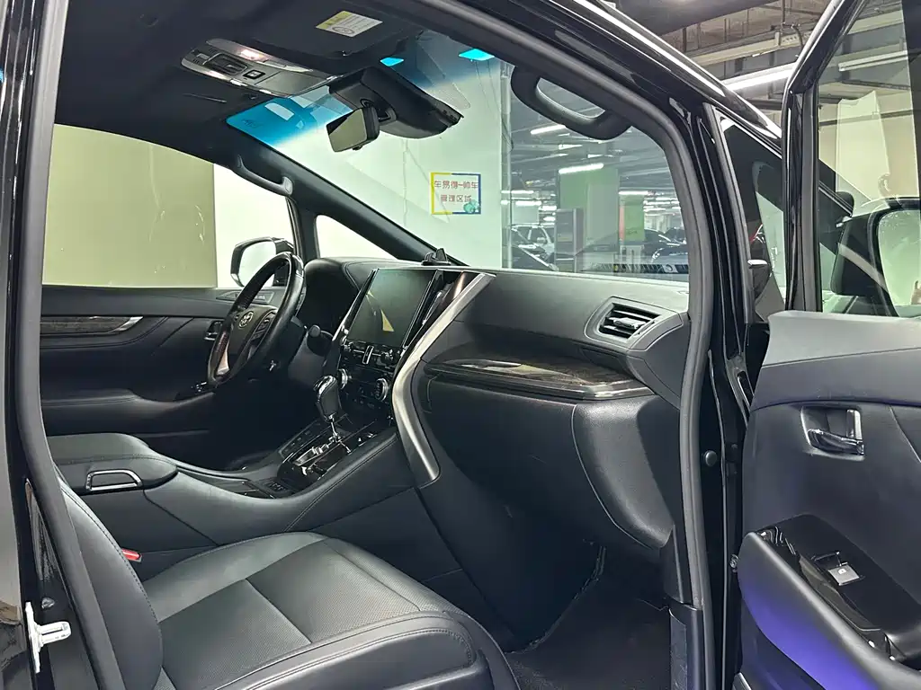 Toyota Vellfire — фото 23