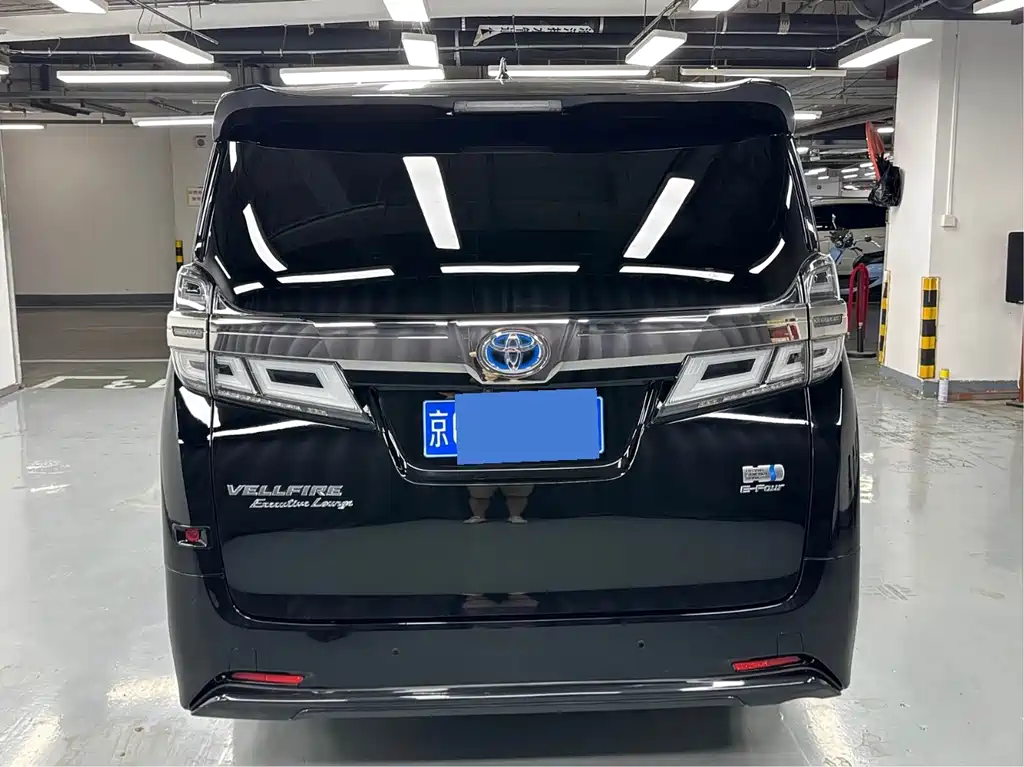 Toyota Vellfire — фото 5