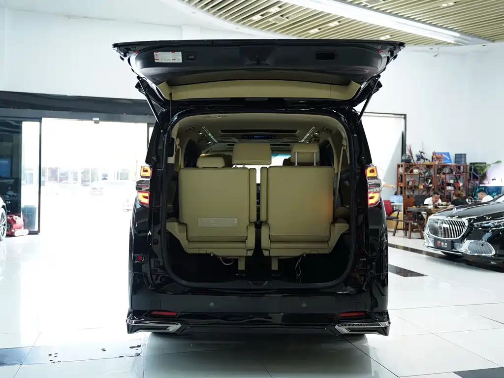 Toyota Vellfire — фото 15