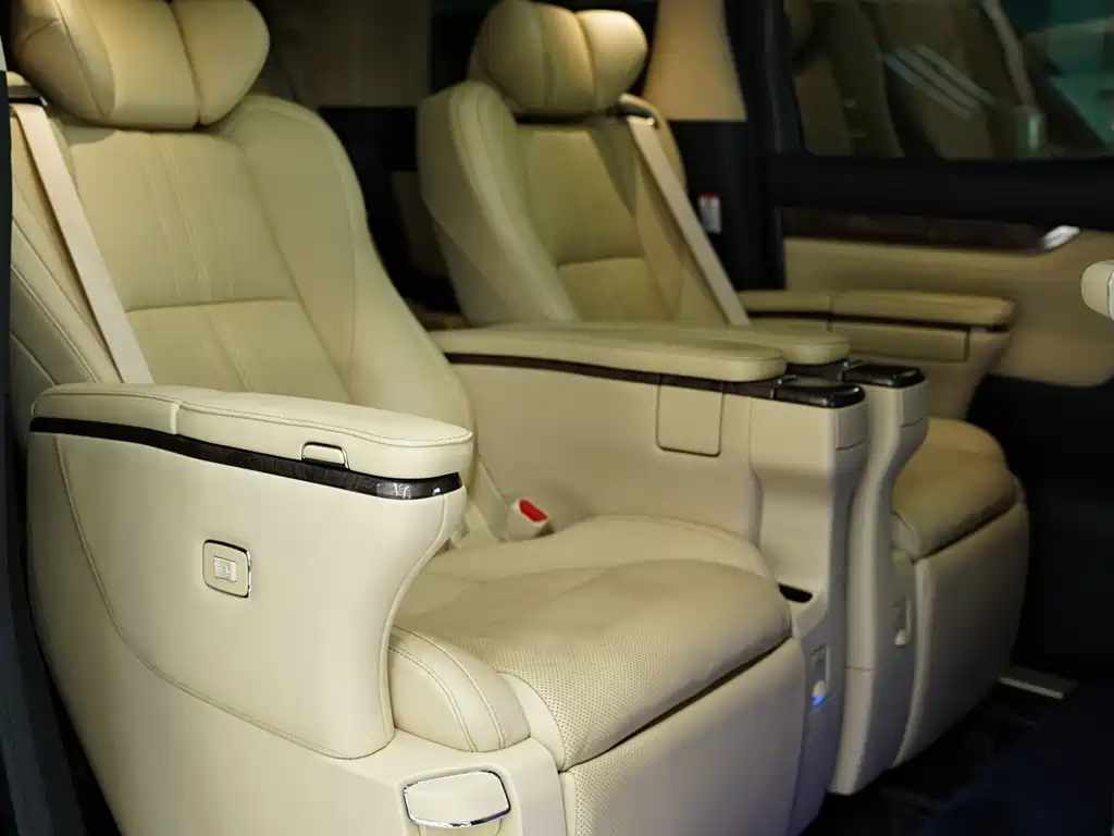 Toyota Vellfire — фото 17