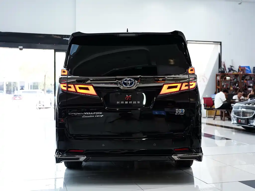 Toyota Vellfire — фото 22