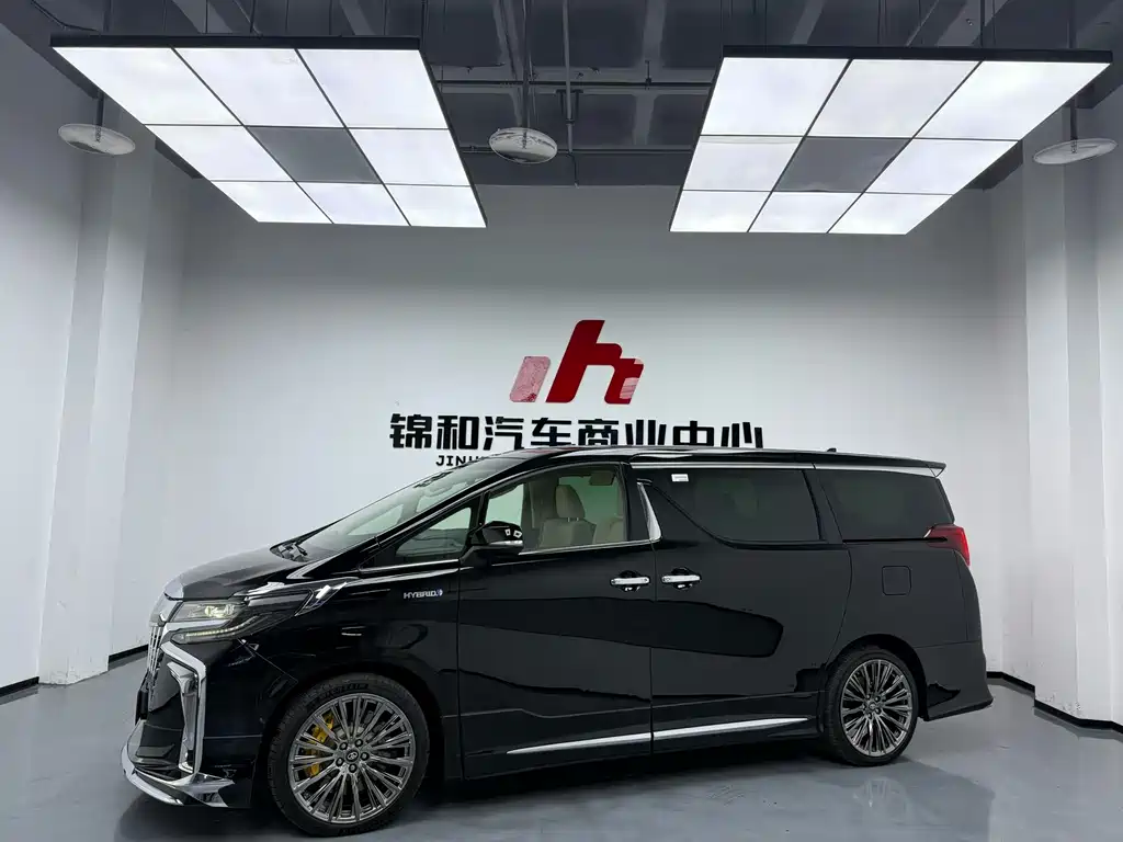 Toyota Alphard — фото 5