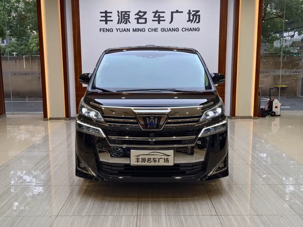 Toyota Vellfire — фото 2