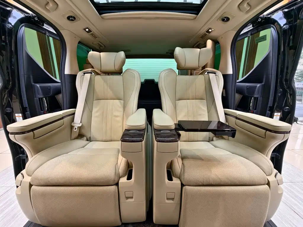 Toyota Vellfire — фото 18