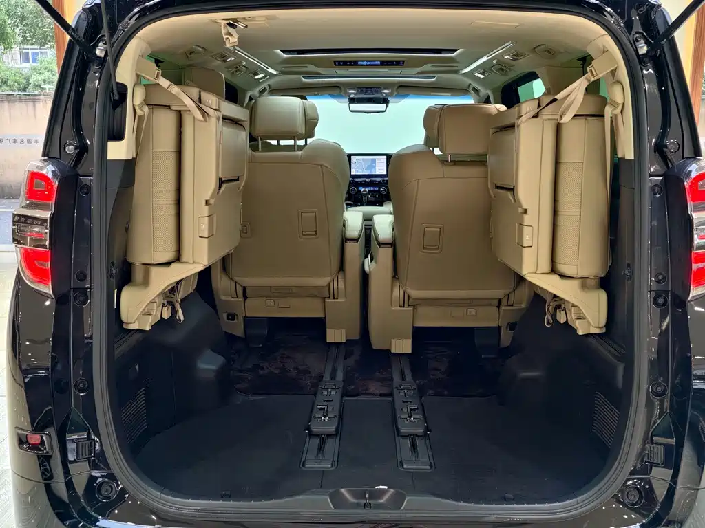 Toyota Vellfire — фото 19