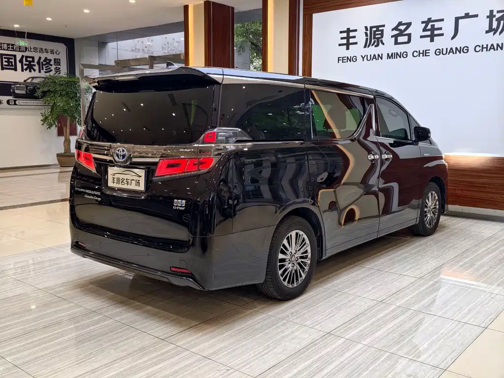 Toyota Vellfire — фото 27