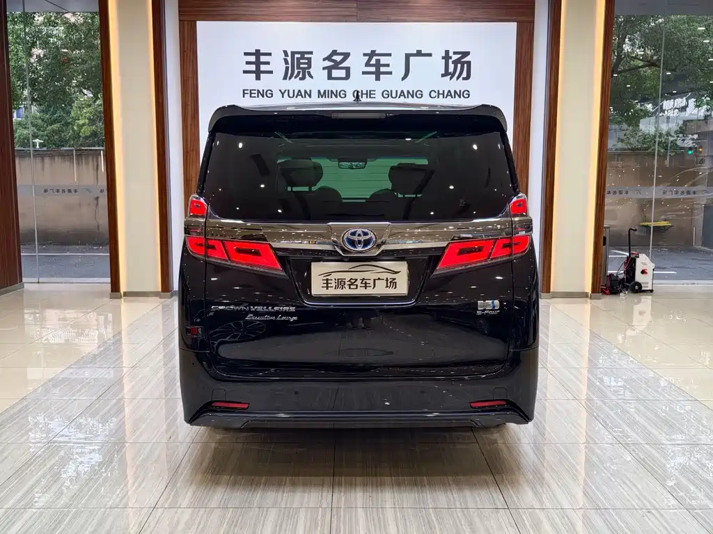 Toyota Vellfire — фото 28