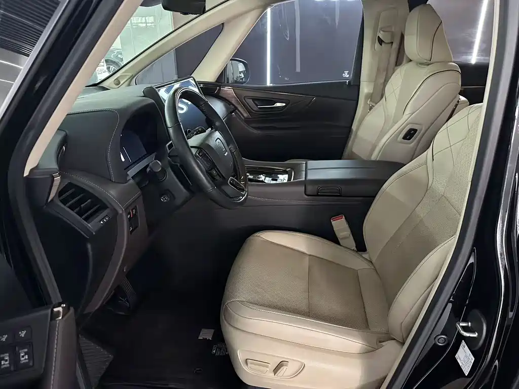 Toyota Vellfire — фото 4
