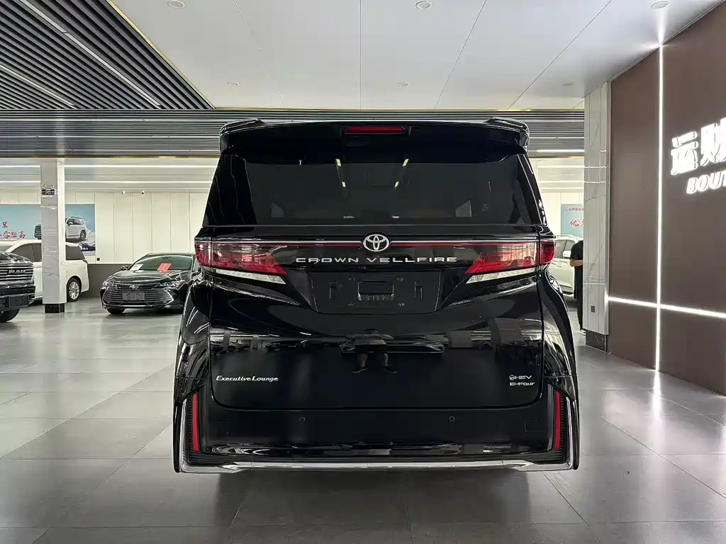 Toyota Vellfire — фото 8
