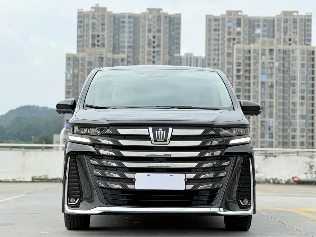 Toyota Vellfire — фото 2