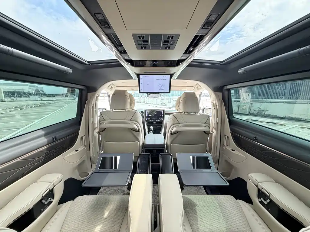Toyota Vellfire — фото 11
