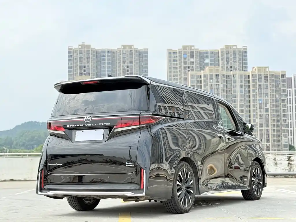 Toyota Vellfire — фото 14