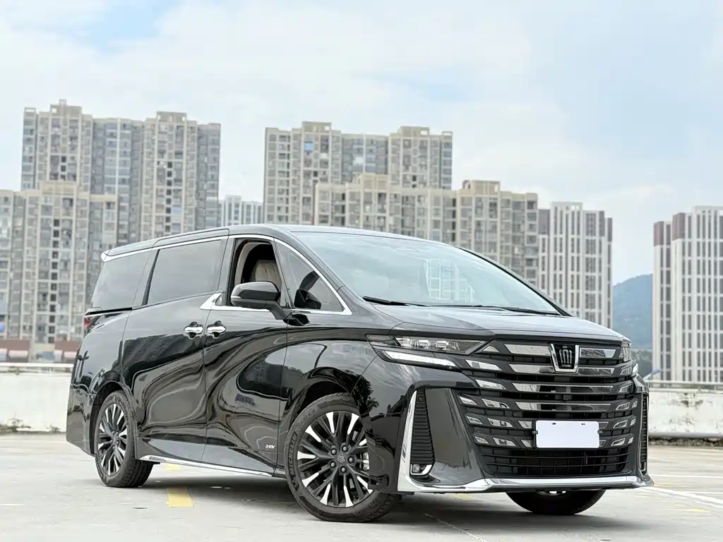 Toyota Vellfire — фото 3