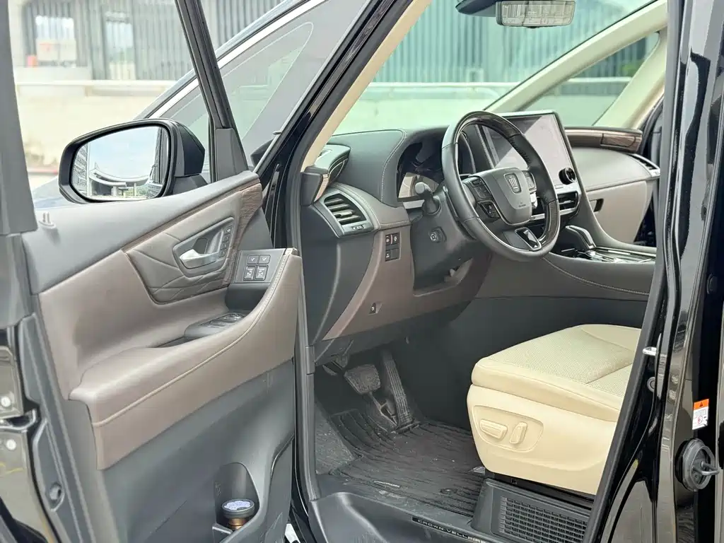Toyota Vellfire — фото 4