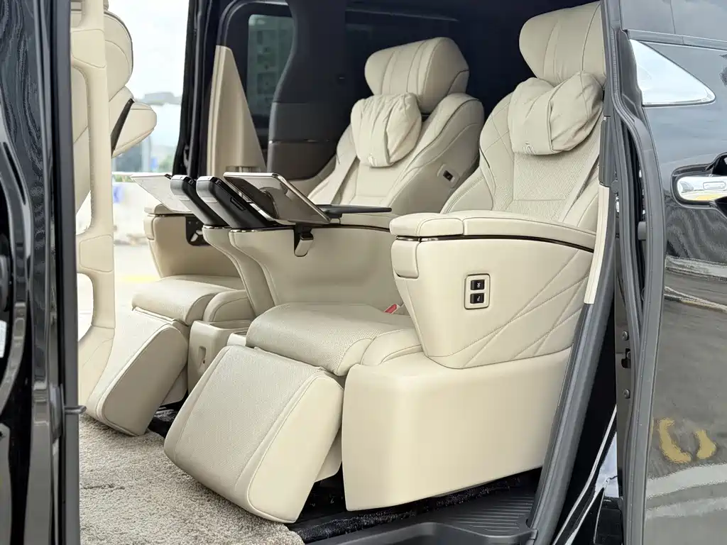 Toyota Vellfire — фото 5