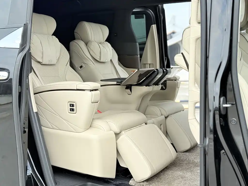 Toyota Vellfire — фото 7