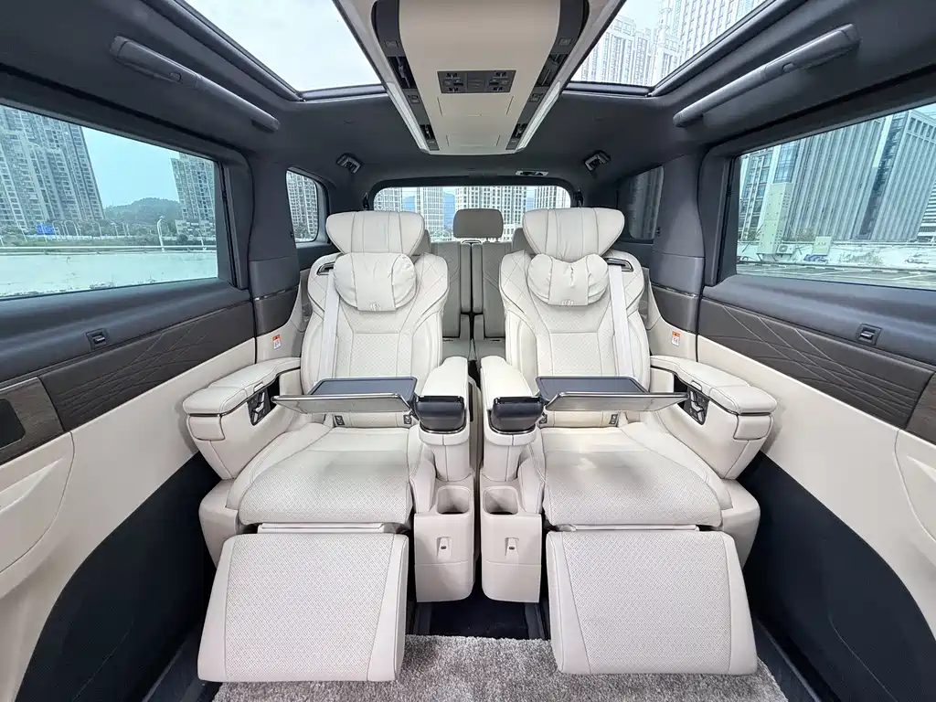 Toyota Vellfire — фото 10