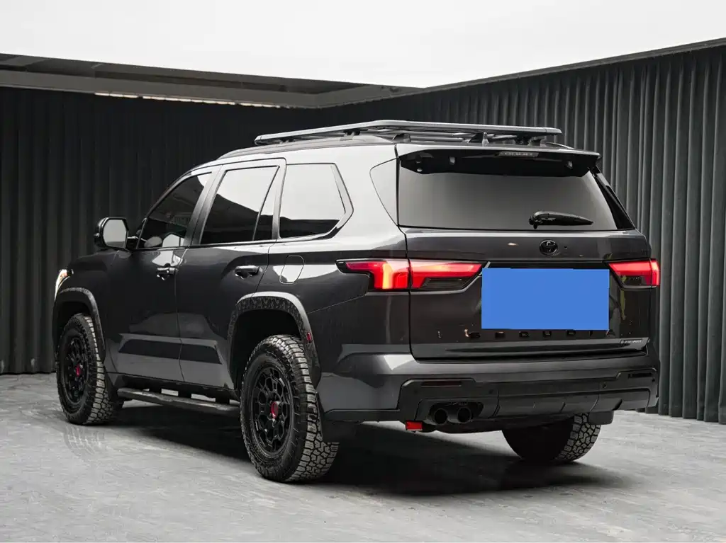 Toyota Sequoia — фото 4