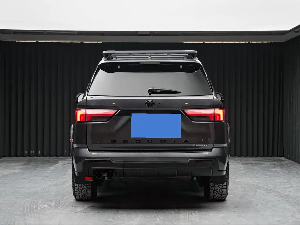 Toyota Sequoia — фото 5