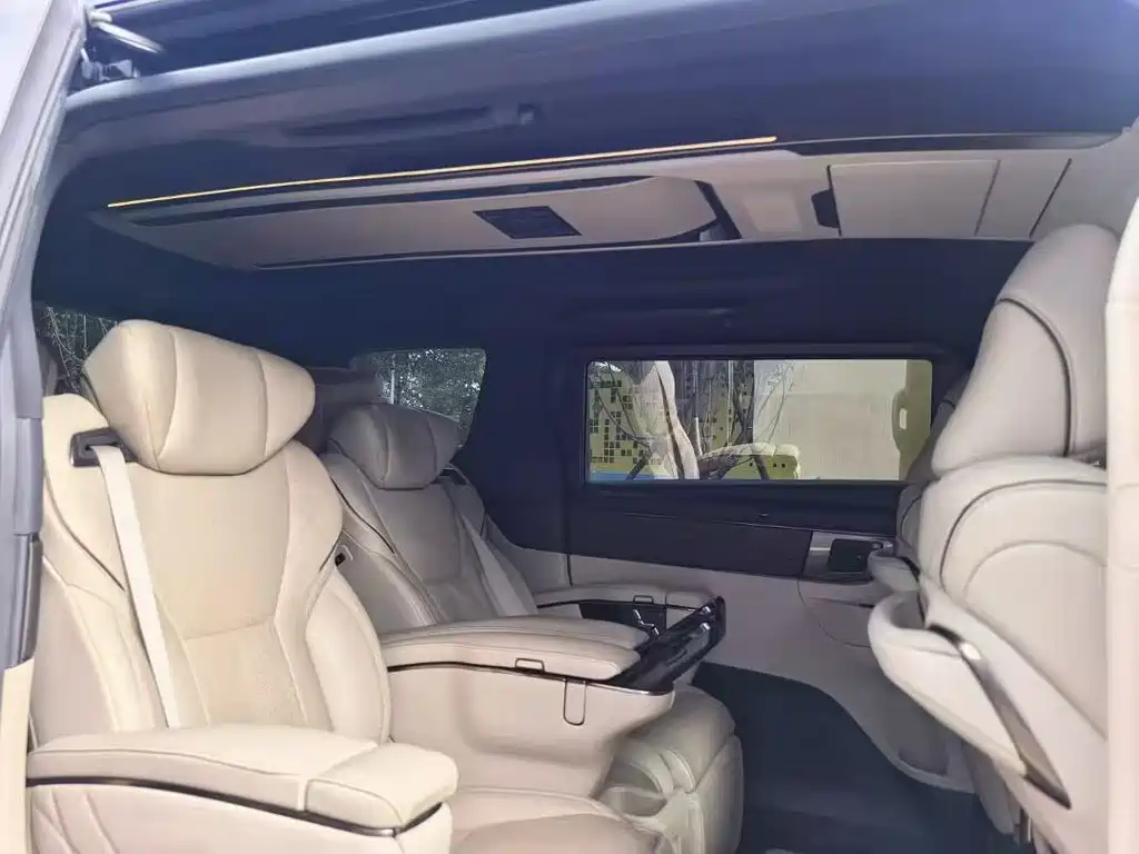 Toyota Alphard — фото 6