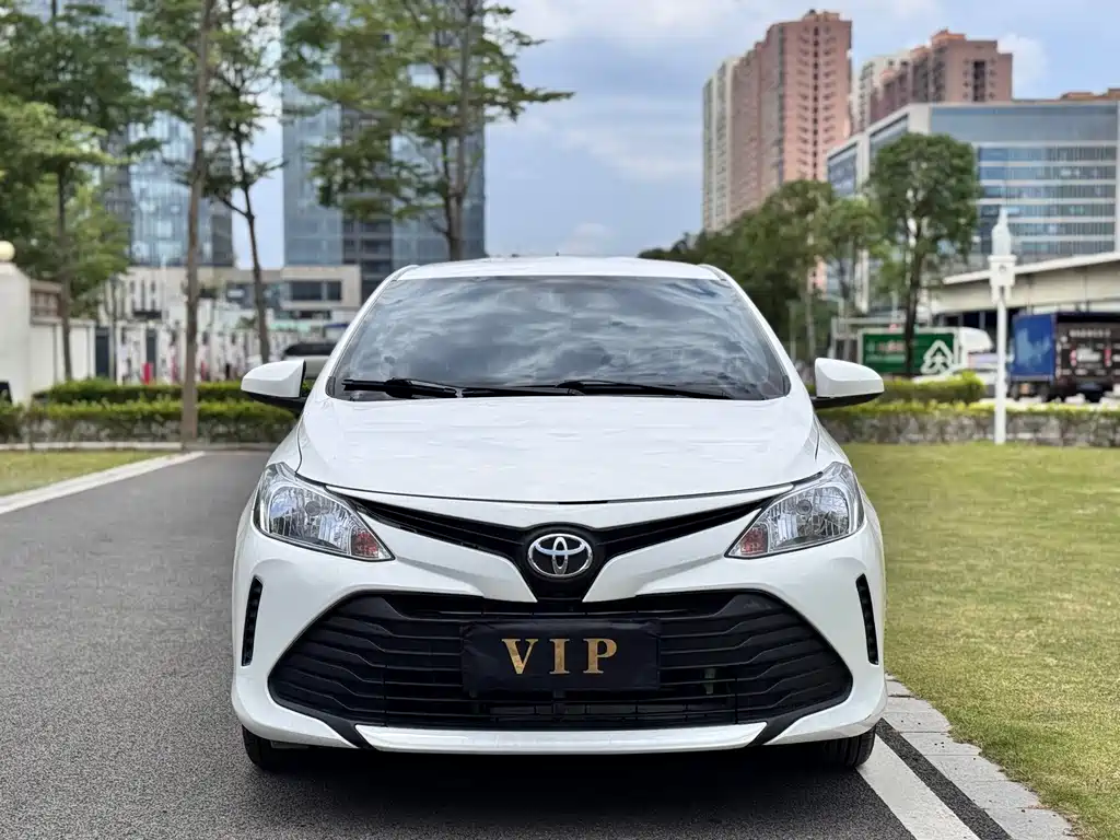 Toyota Vios — фото 2
