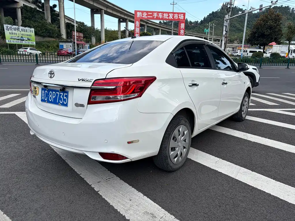 Toyota Vios — фото 7