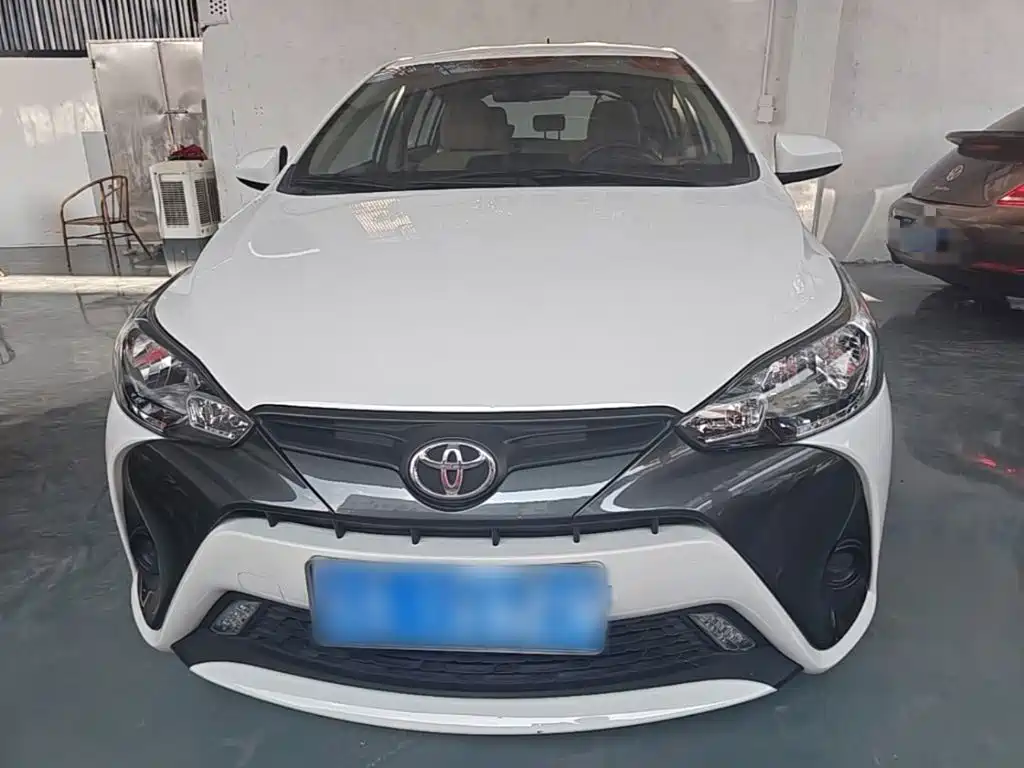 Toyota Yaris L — фото 3
