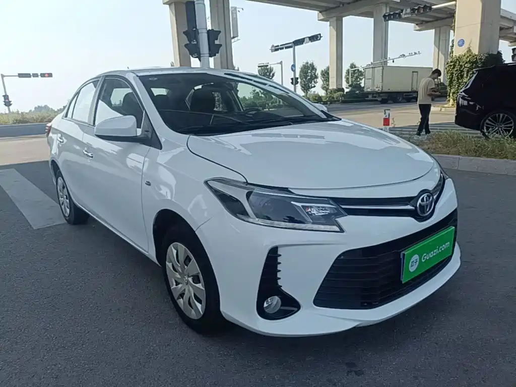 Toyota Vios — фото 4