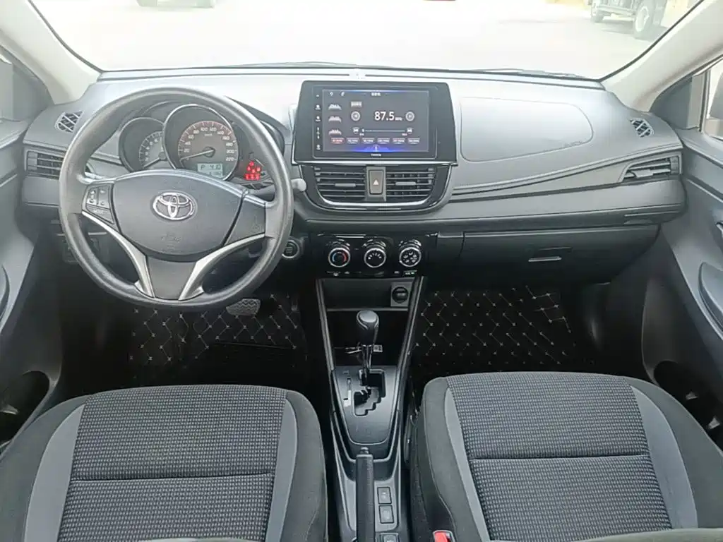 Toyota Vios — фото 10
