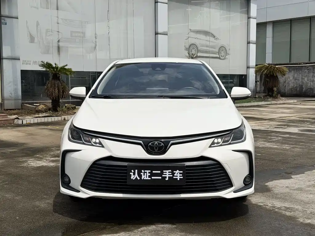 Toyota Corolla — фото 2