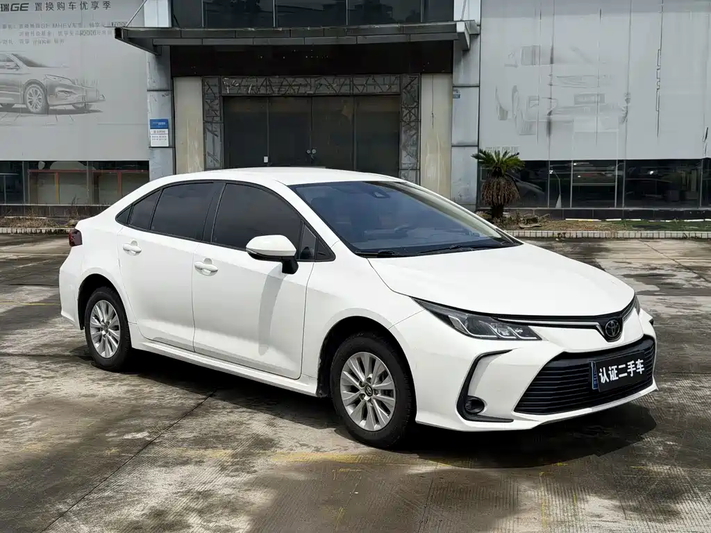 Toyota Corolla — фото 3