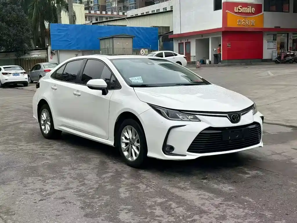 Toyota Corolla — фото 2